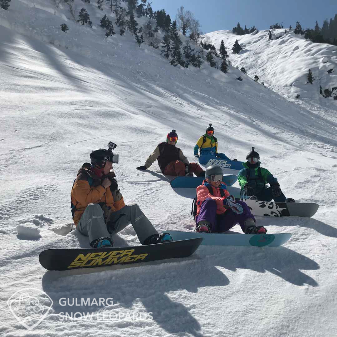 Gulmarg snowboarders