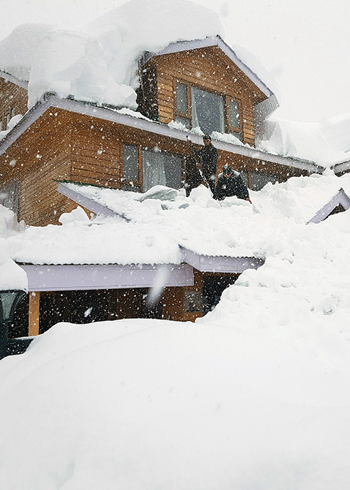 It's snowy here in Gulmarg!!